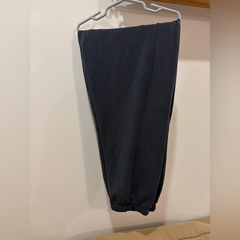 VSX Victoria's Secret Pure Black Featherweight Knit Jogger Pant Womens Size L
